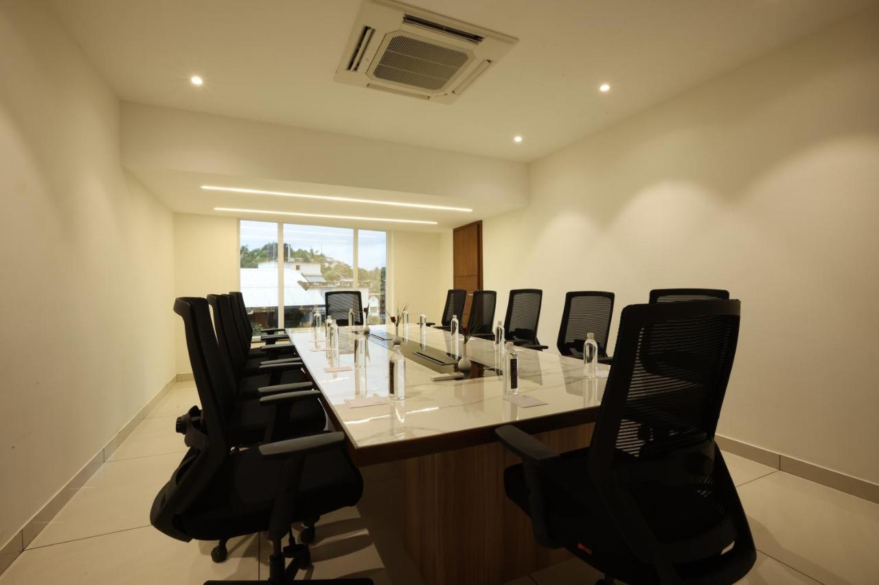 Royal Plaza Suites By Rak Rooms, Mangaluru Екстериор снимка