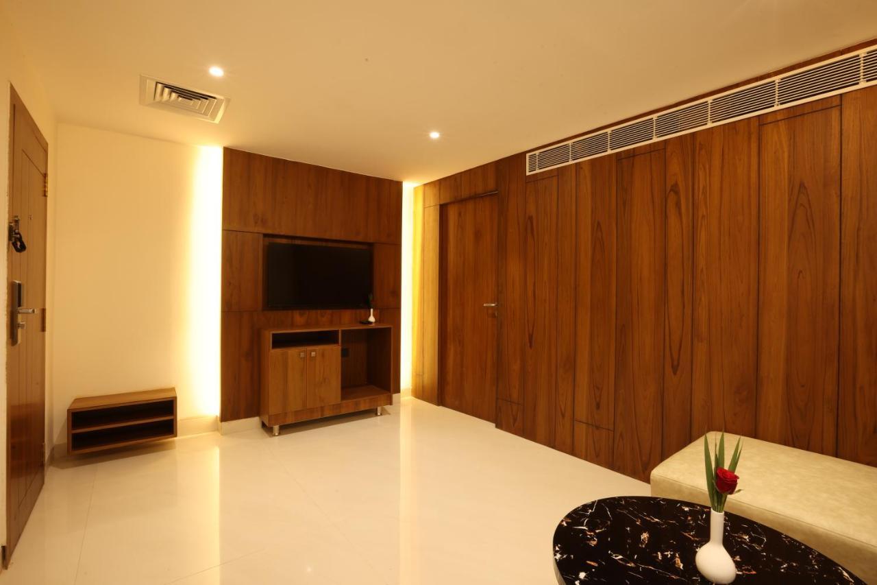 Royal Plaza Suites By Rak Rooms, Mangaluru Екстериор снимка