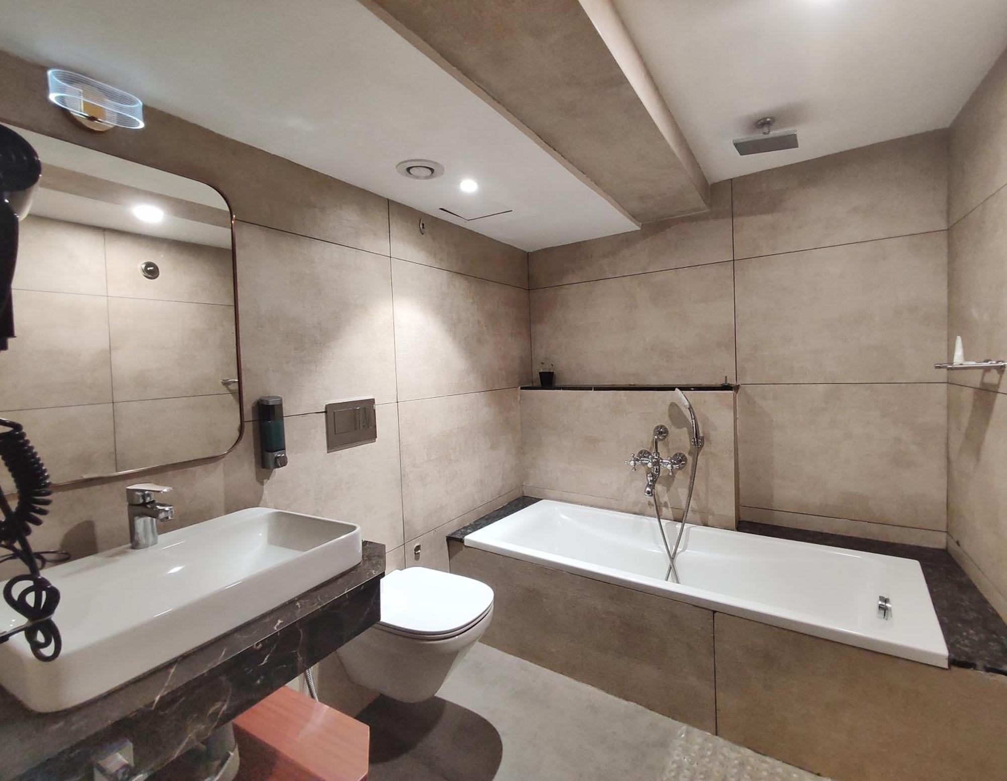 Royal Plaza Suites By Rak Rooms, Mangaluru Екстериор снимка