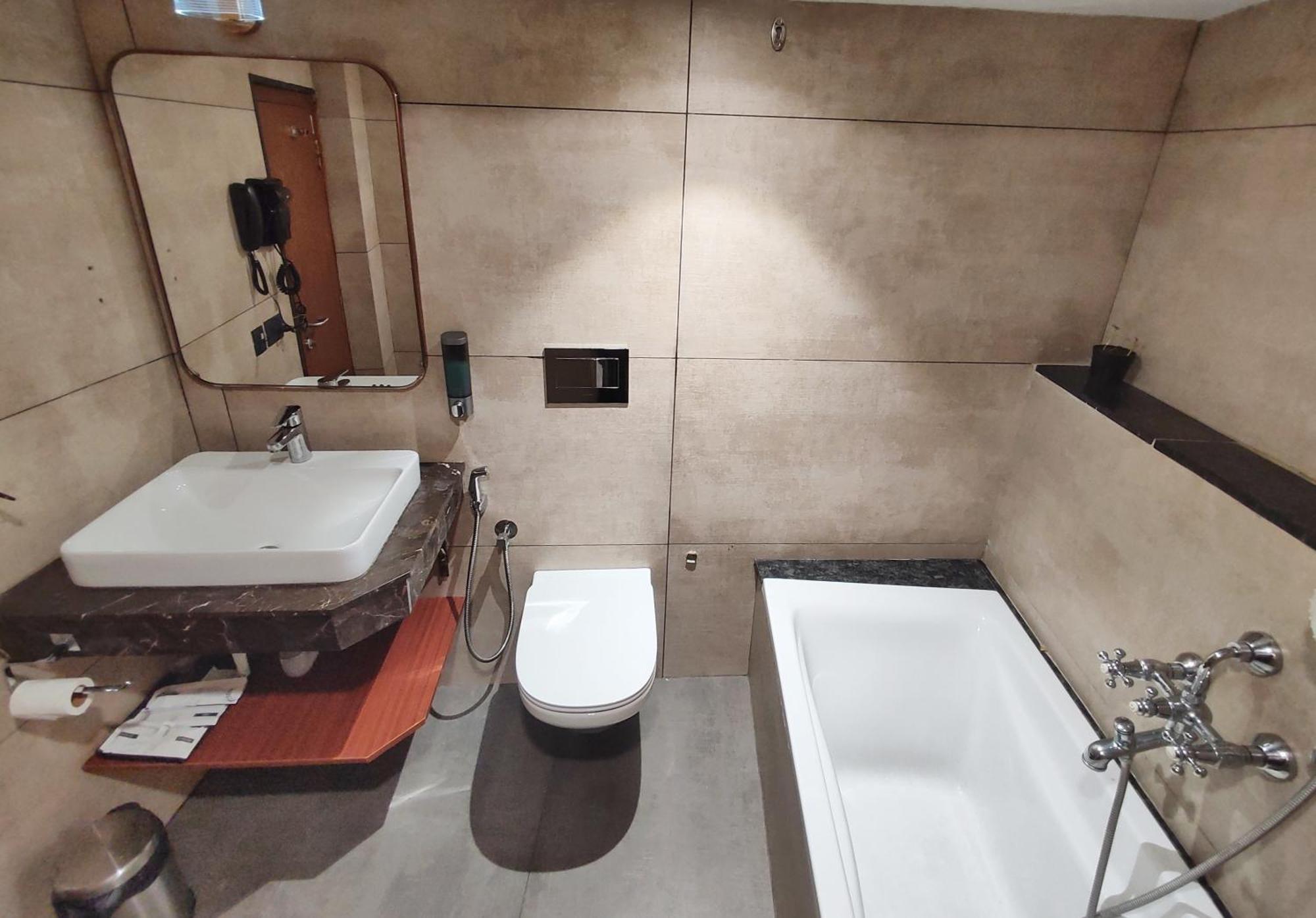 Royal Plaza Suites By Rak Rooms, Mangaluru Екстериор снимка